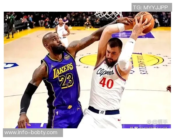 詹姆斯助攻总数达13691次距离超越保罗仅差71次