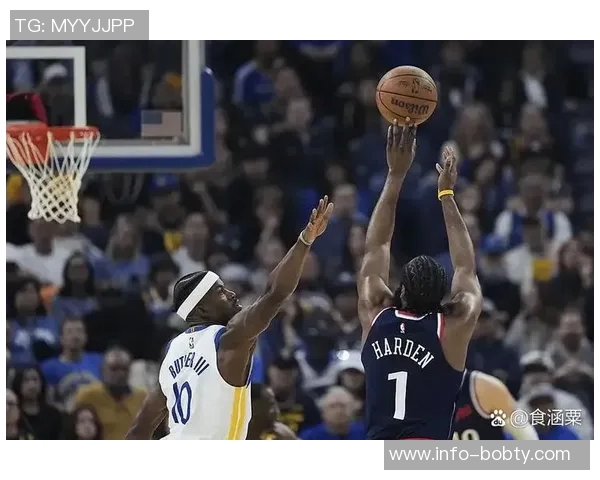 泰伦卢称赞首发球员首节表现出色展现良好比赛风格 泰伦卢称赞首发球员首节表现出色展现良好比赛风格